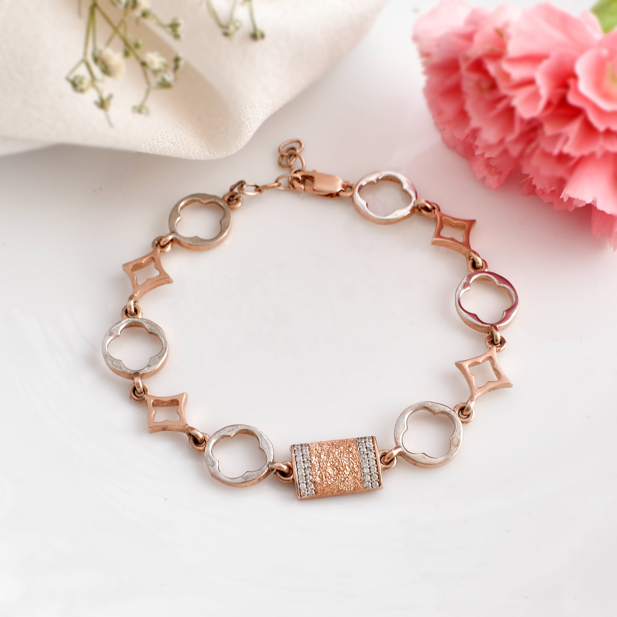 Bvlgari Mother Of Pearl Bracelet in Rose Gold – Wabby's Jewels & Gems
